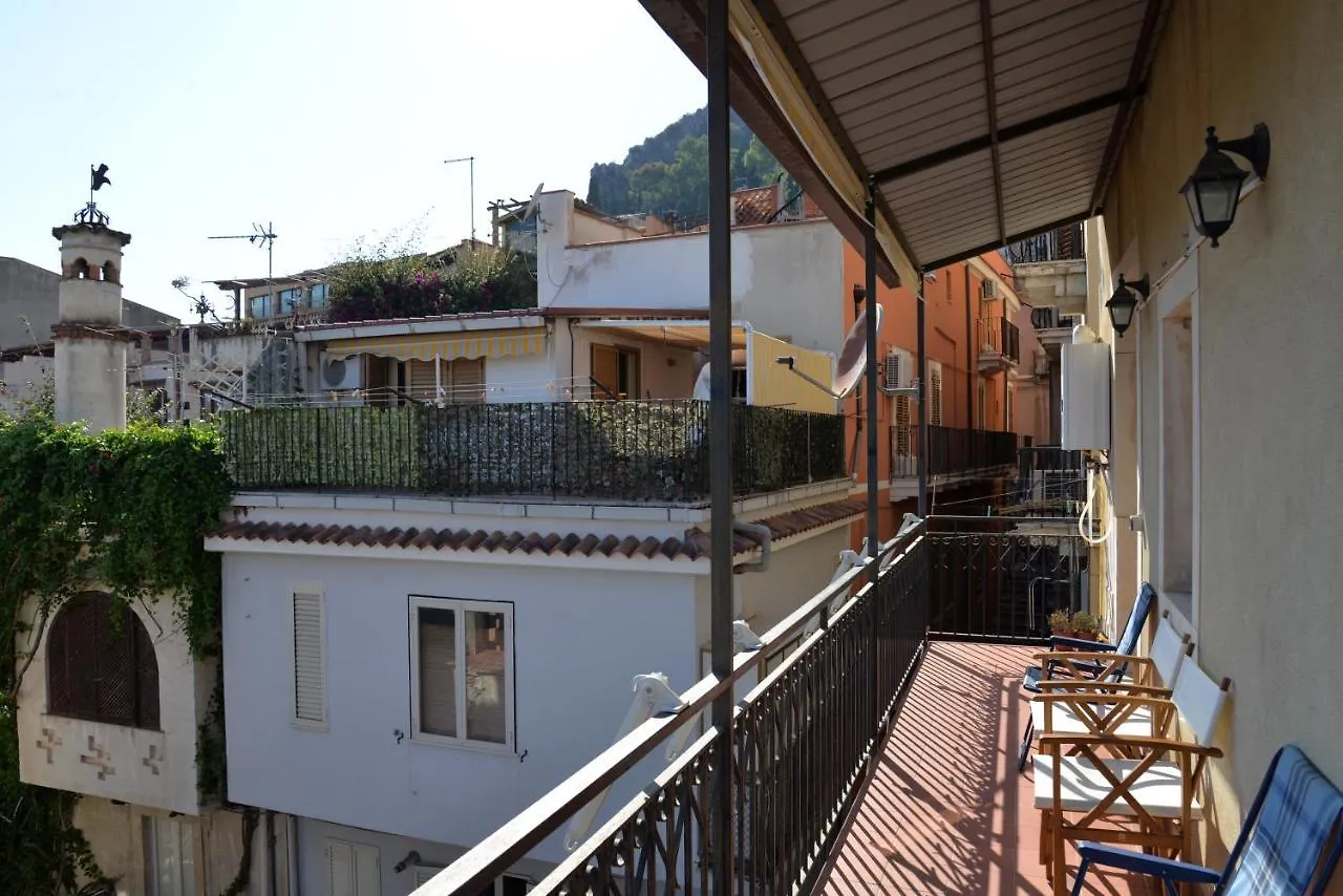 טאורמינה Casa Naumachie Relax In A Safe And Wonderful Place 0*,